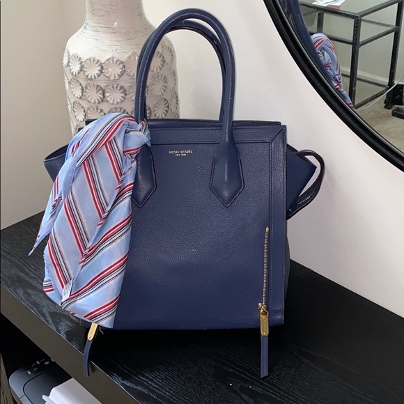 henri bendel Handbags - Henri Bendel Rivington Bag